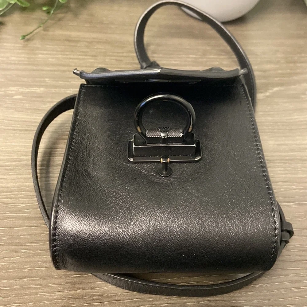 Reece Hudson‎ Black Crossbody Bag